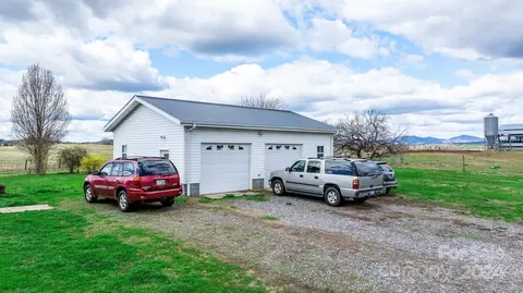 Exterior - 200 Keever Ln, Hiddenite, NC 28636 photo 2 of 3