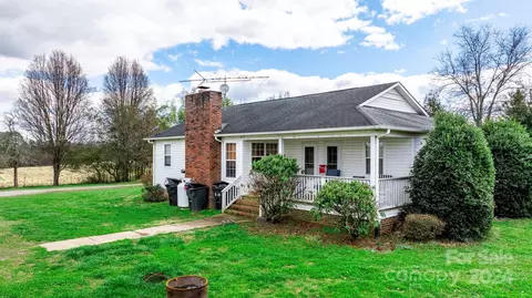 Exterior - 200 Keever Ln, Hiddenite, NC 28636 photo 3 of 3