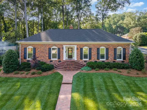 3900 Severn Ave, Charlotte, NC 28210