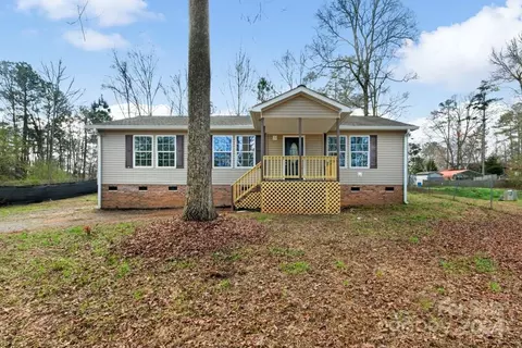 1849 Santa Barbara Dr, Lancaster, SC 29720