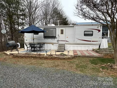 156 Grand View Dr, New London, NC 28127