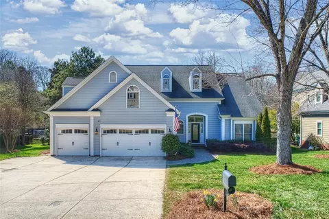 10918 Stonepath Ln, Charlotte, NC 28277