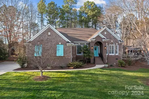 7935 Buena Vista Dr, Denver, NC 28037