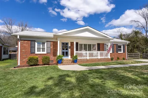 1233 Barkley Rd, Charlotte, NC 28209