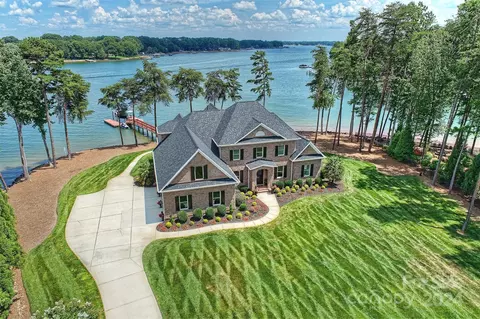 211 Quaker Rd, Mooresville, NC 28117