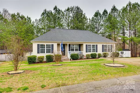 Exterior - 620 Red Hawk Way, Clover, SC 29710 photo 11 of 12