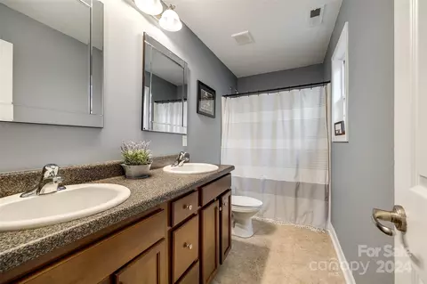 Bath - 620 Red Hawk Way, Clover, SC 29710 photo 2 of 3