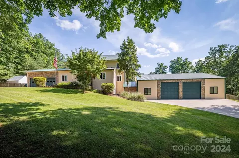 217 Westwood Dr, Morganton, NC 28655