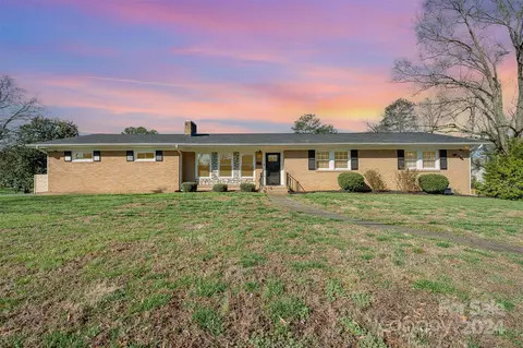 496 Crestside Se Dr SE, Concord, NC 28025