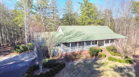 1755 Old Davis Pl, Lenoir, NC 28645