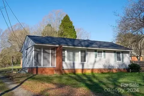 212 S Milford Dr, Salisbury, NC 28144