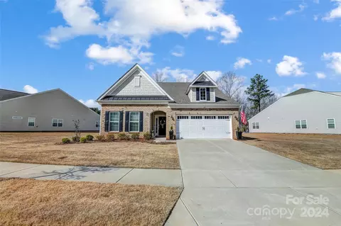 305 Picasso Trl, Mount Holly, NC 28120