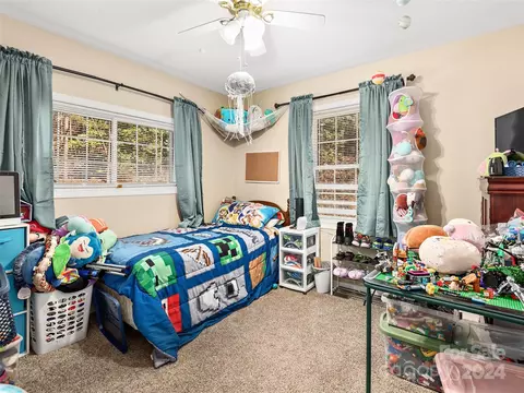 Bedroom - 77 Yorkshire Dr, Sylva, NC 28779 photo 4 of 5