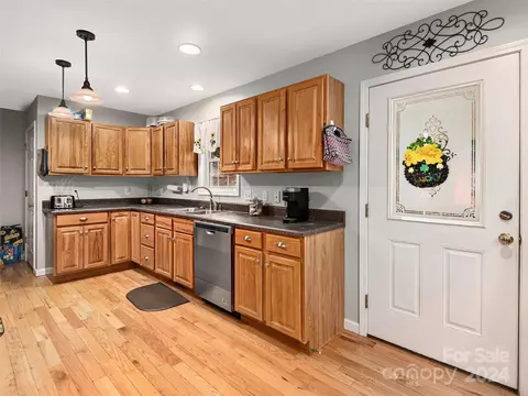 Kitchen - 77 Yorkshire Dr, Sylva, NC 28779 photo 1 of 3