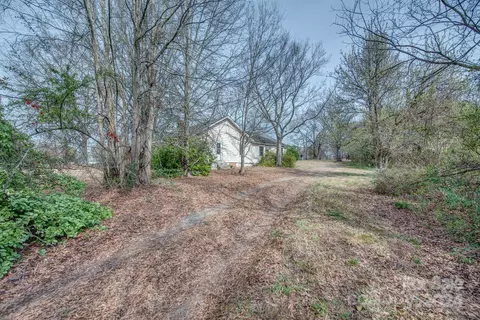4928 Hickory Grove Rd, Mount Holly, NC 28120
