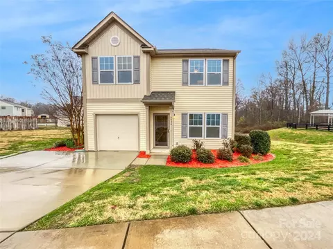 6084 Shamrock Green Dr, Clover, SC 29710
