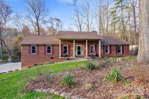11 High Meadows Dr, Candler, NC 28715