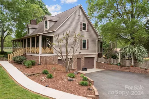 1811 Monterosa Rd, Concord, NC 28025