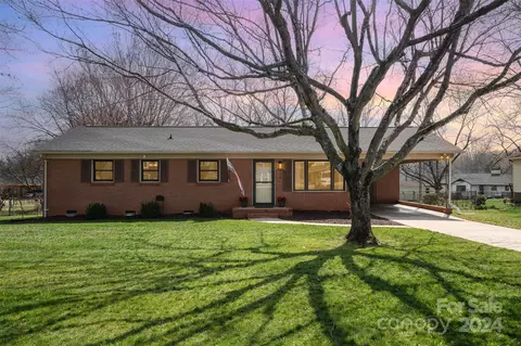 204 Stowe Rd, Belmont, NC 28012