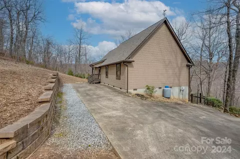 Exterior - 354 Blockaders Den, Columbus, NC 28722 photo 9 of 14