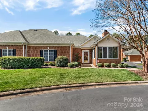 8437 Olde Troon Dr, Charlotte, NC 28277