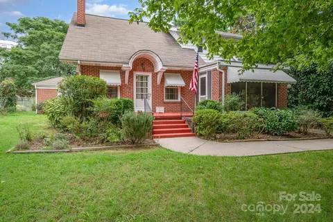 337 S Park St, Asheboro, NC 27203