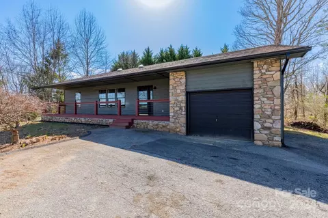 24 Pinerose Dr, Weaverville, NC 28787