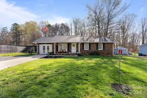 14232 Woodhurst Ln, Mint Hill, NC 28227