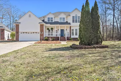 1233 Waterford Dr, Lincolnton, NC 28092