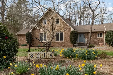 8214 Appaloosa Ln, Charlotte, NC 28215