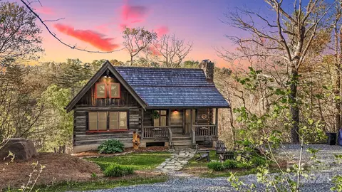 70 Yankee Run Dr, Marion, NC 28752