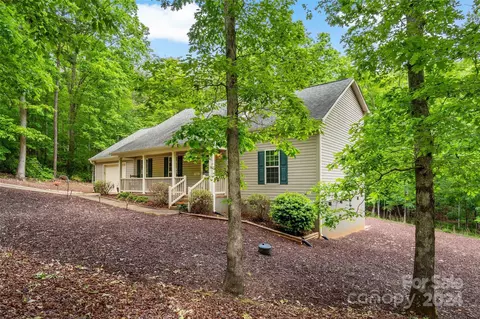 141 Yates Ln, Lake Lure, NC 28746