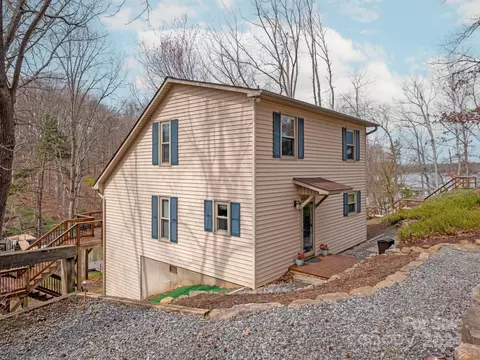 135 Gatehouse Ln, Mooresville, NC 28117