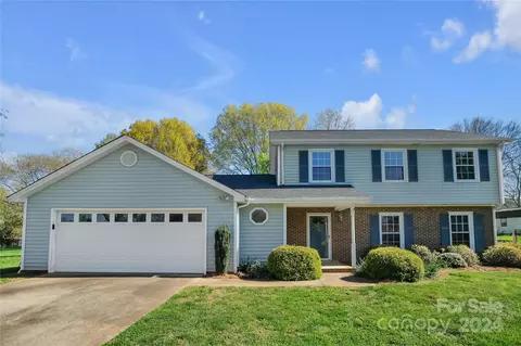 2041 Snowbird Ln, Gastonia, NC 28056