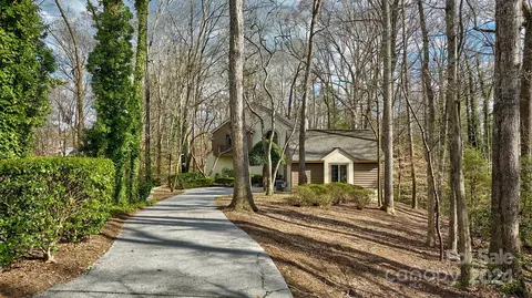 10 Pine Knoll Dr, Lake Wylie, SC 29710