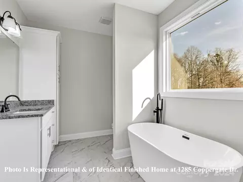 Bath - 1375 Coppergate Dr, Salisbury, NC 28147 photo 4 of 5