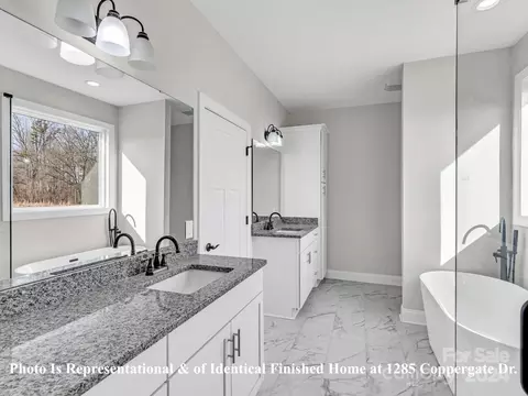 Bath - 1375 Coppergate Dr, Salisbury, NC 28147 photo 2 of 5