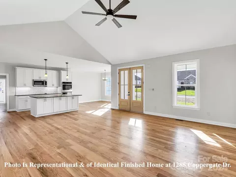 Kitchen - 1375 Coppergate Dr, Salisbury, NC 28147 photo 7 of 9