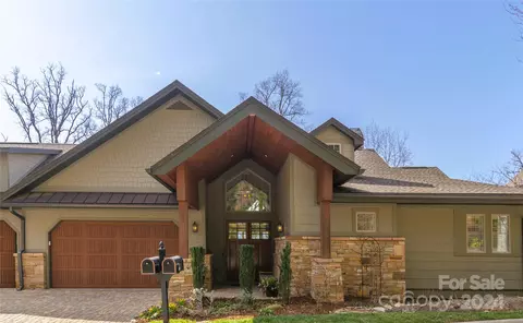 97 Points West Dr, Asheville, NC 28804
