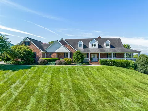 105 Rilandwell Dr, Fletcher, NC 28732