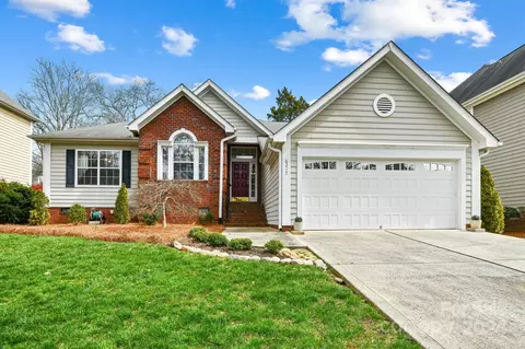 6217 Garamond Ct, Charlotte, NC 28270