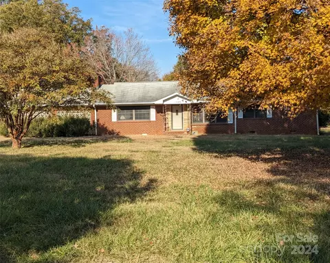 1320 Rhyne Rd, Charlotte, NC 28214