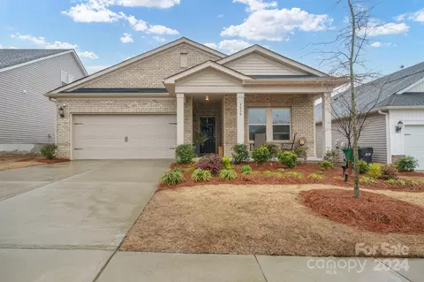 4030 Honey Locust Dr, Charlotte, NC 28215