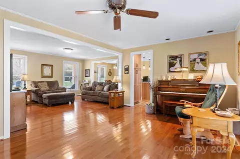 215 6th Ne St NE, Conover, NC 28613 photo 13