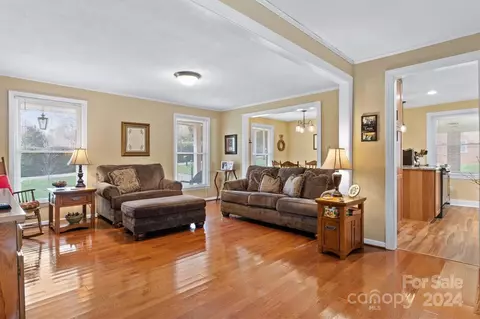 215 6th Ne St NE, Conover, NC 28613 photo 7