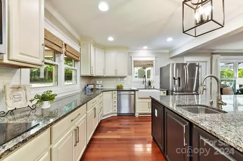 Kitchen - 1305 Quail Dr, Monroe, NC 28112 photo 3 of 5