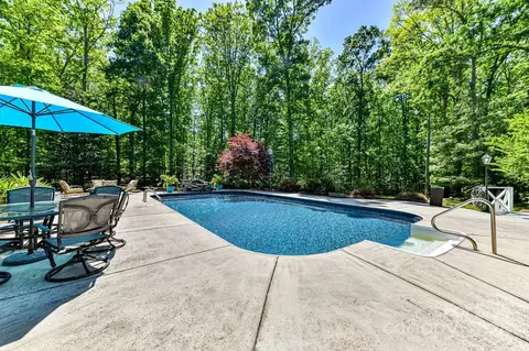 Exterior - 1305 Quail Dr, Monroe, NC 28112 photo 10 of 12