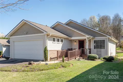 86 Meadow Creek Ln, Etowah, NC 28729