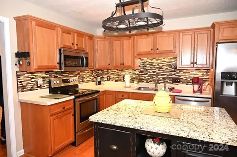 803 Whetstone Sw Pl SW, Conover, NC 28613 photo 10