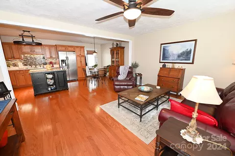 803 Whetstone Sw Pl SW, Conover, NC 28613 photo 5